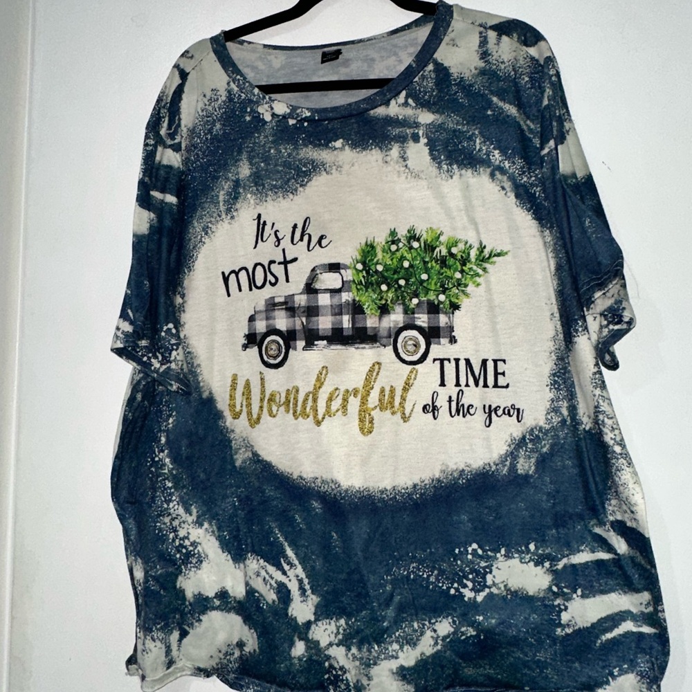 🌟 Blue Tie dye Christmas shirt